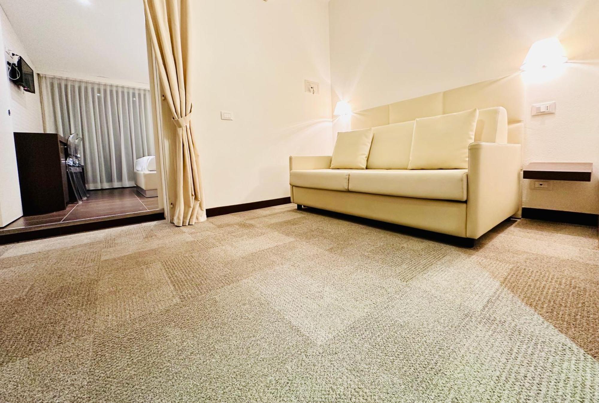 Hotel Miramare - Spa & Suites - Free Breakfast & Brunch Until 13-00 Cervia Kamer foto